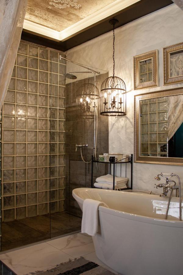 Manna Boutique Hotel (Adults Only) Kiev Exterior foto